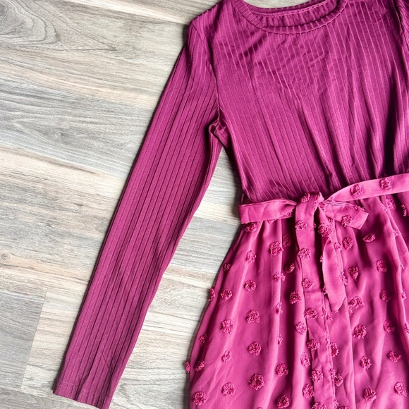 Burgundy Long Sleeve Textured Chiffon Skirt Belted Dress – Size S - Picture 9 of 14
